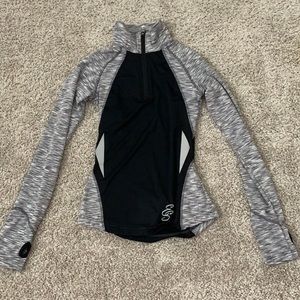 NWT Girls athletic half zip, size CS
